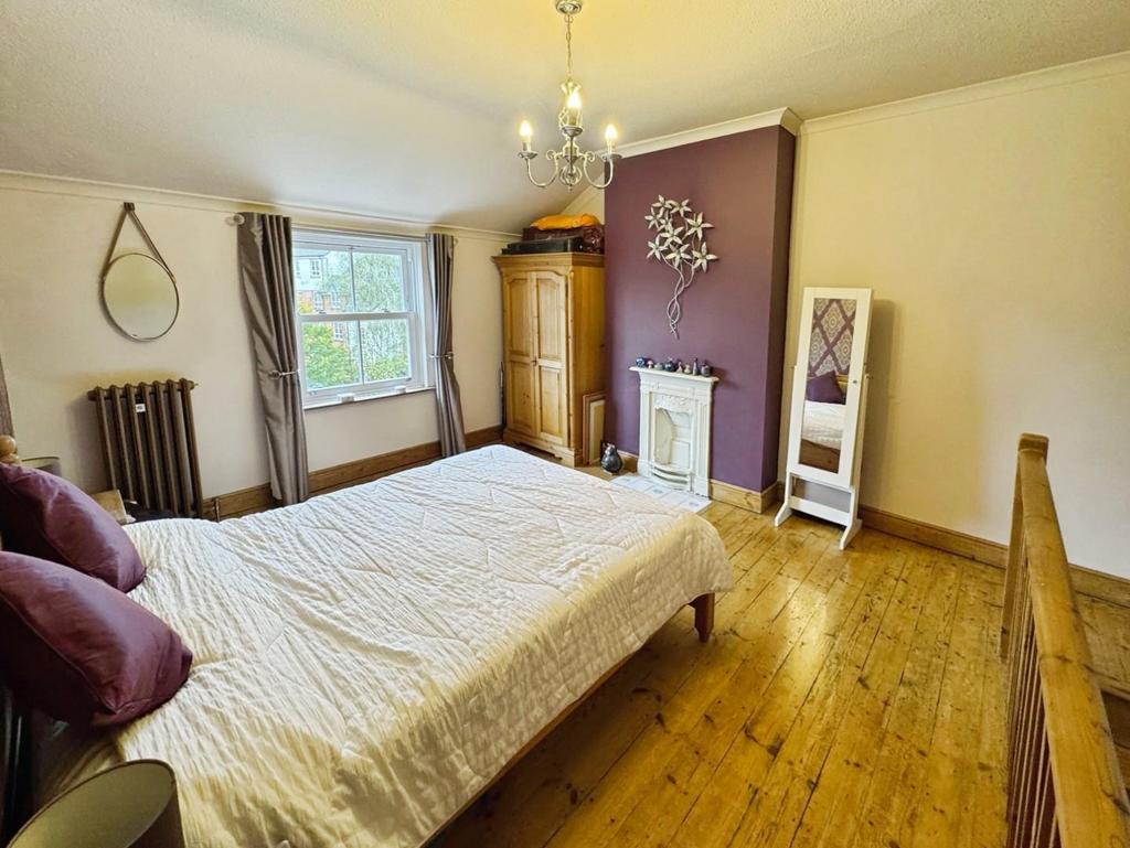 Bedroom One.jpg