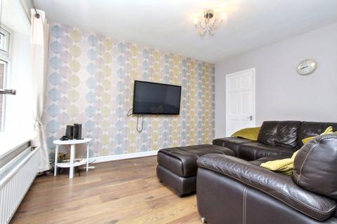 3 bedroom semi-detached house for sale, Gishford Way, blakelaw, Newcastle upon Tyne, Tyne and Wear, NE5 3RW