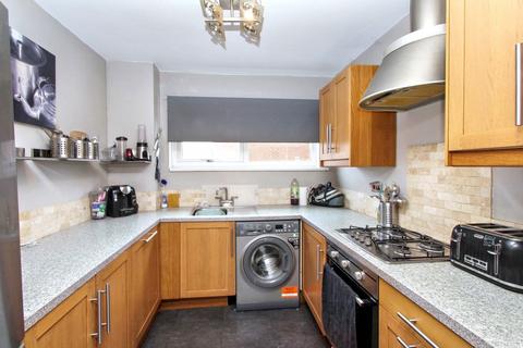3 bedroom semi-detached house for sale, Gishford Way, blakelaw, Newcastle upon Tyne, Tyne and Wear, NE5 3RW