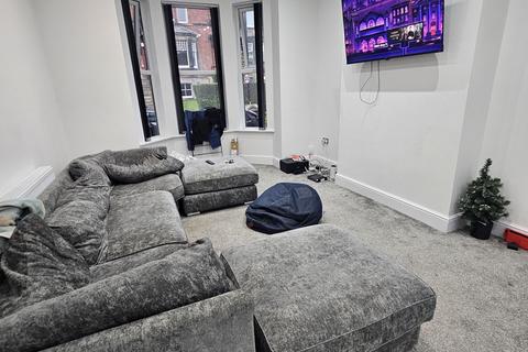9 bedroom house to rent, Regent Park Terrace, Leeds LS6