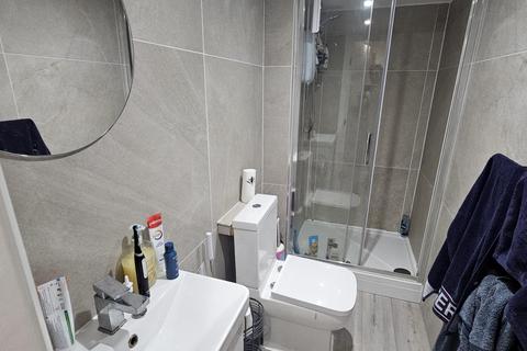 9 bedroom house to rent, Regent Park Terrace, Leeds LS6