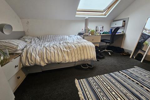 6 bedroom house to rent, Ebberston Terrace, Leeds LS6