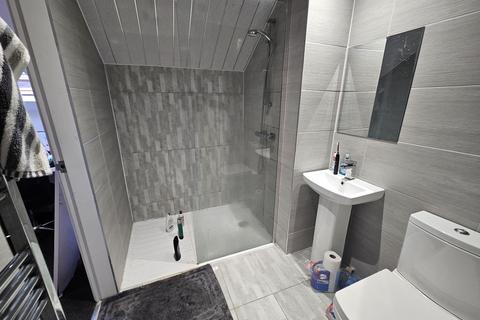 6 bedroom house to rent, Ebberston Terrace, Leeds LS6