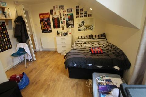 14 bedroom house to rent, North Grange Road, Leeds LS6