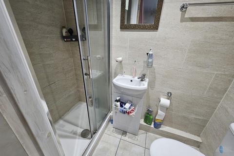 6 bedroom house to rent, Norwood Road, Leeds LS6
