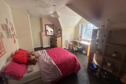 7 bedroom house to rent, St Michaels Villas, Leeds LS6
