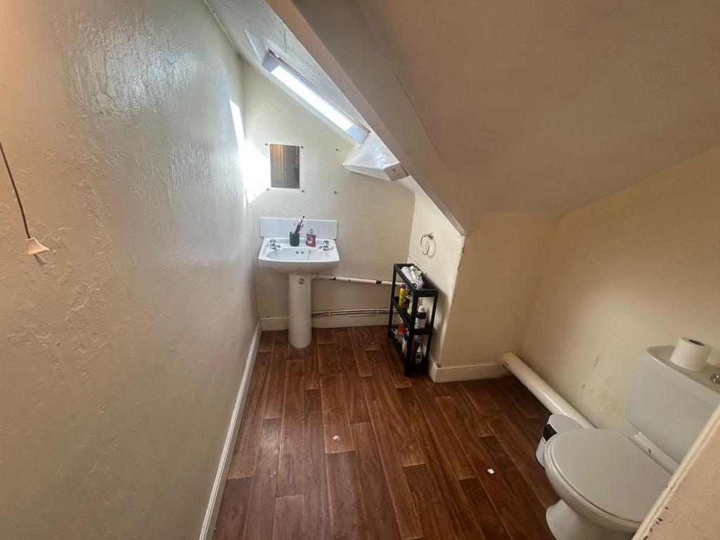 A clean and well-maintained bathroom featuring ...