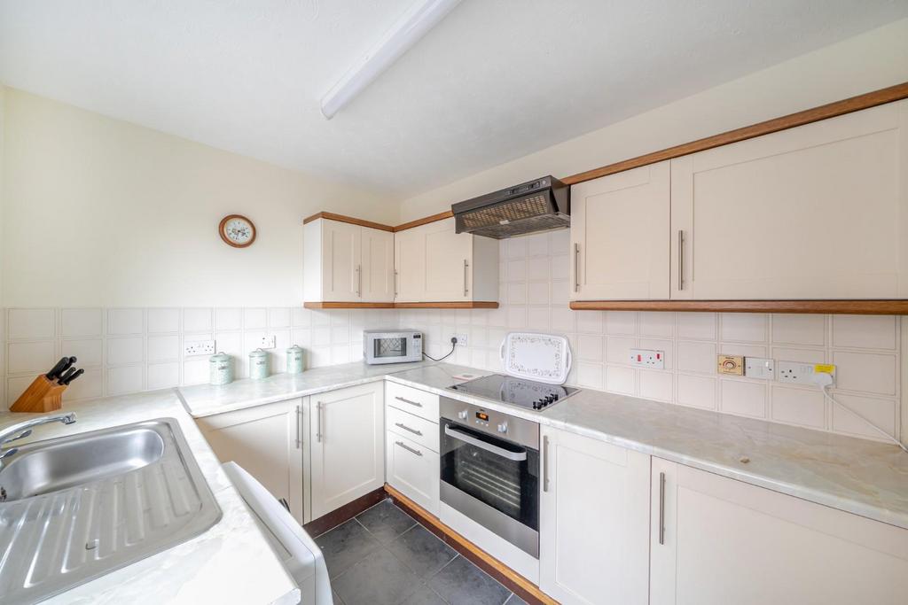Kitchen 1.jpg