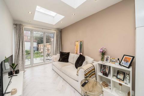 1 bedroom flat for sale, Gorringe Park Avenue, Mitcham CR4