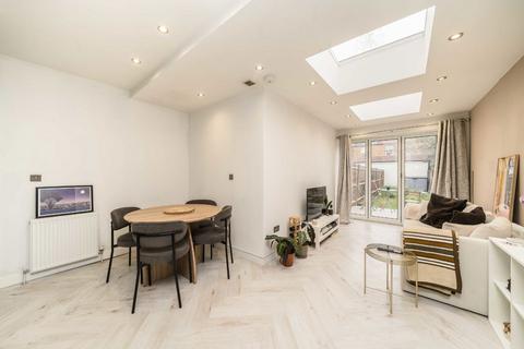 1 bedroom flat for sale, Gorringe Park Avenue, Mitcham CR4
