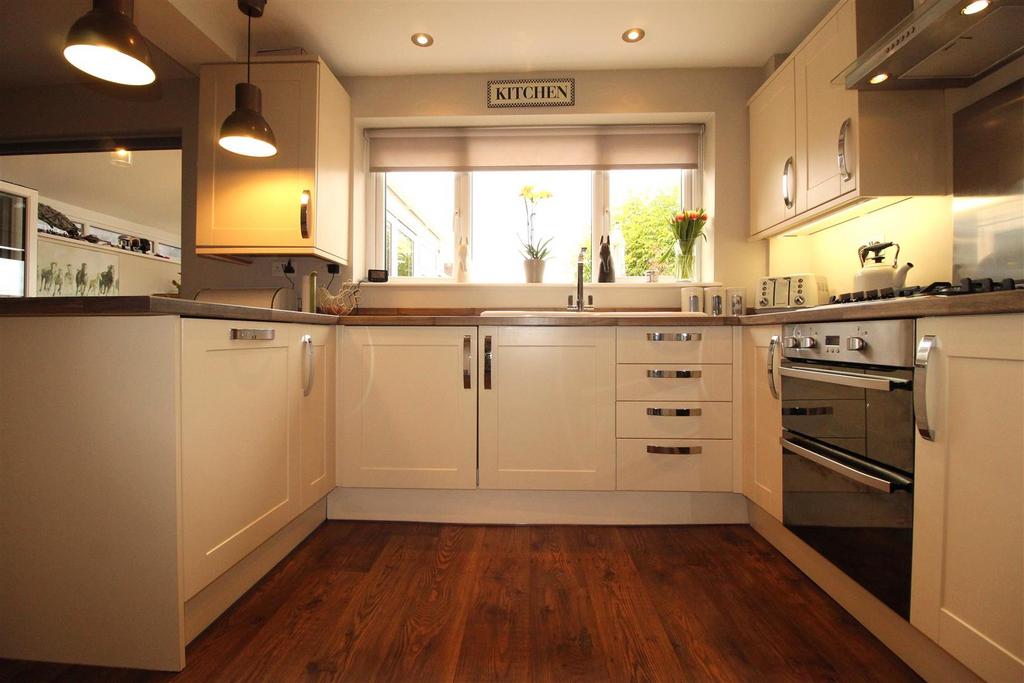 Kitchen/Dinner