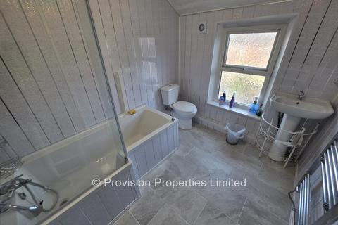 7 bedroom terraced house to rent, Brudenell Avenue, Hyde Park LS6