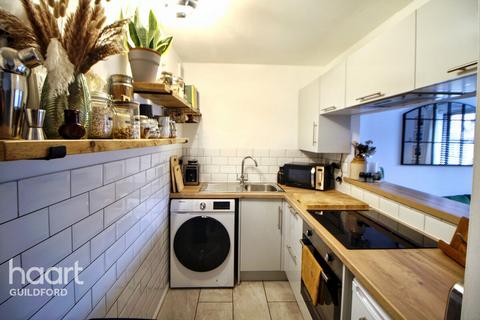 1 bedroom maisonette for sale, Dairymans Walk, Guildford