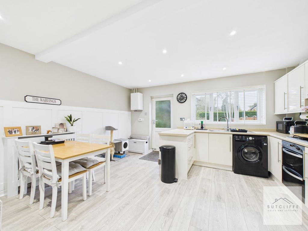 Kitchen/Dining Area