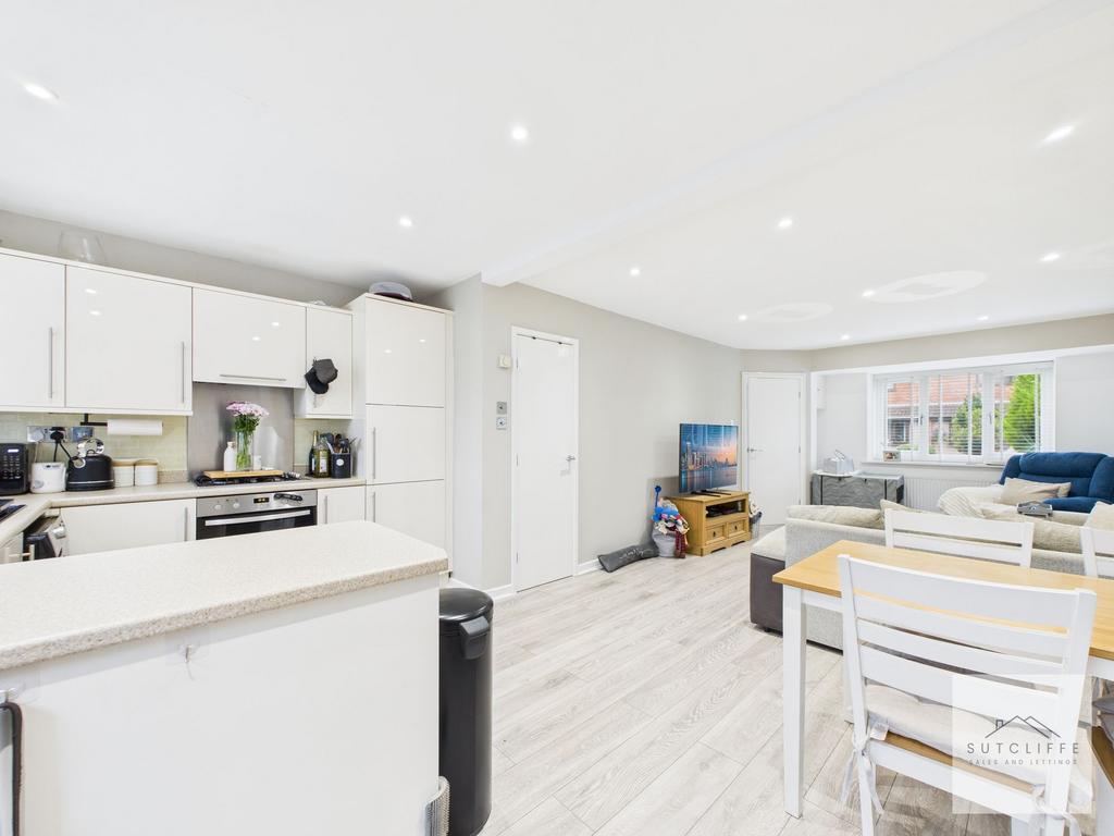 Kitchen/Dining Area