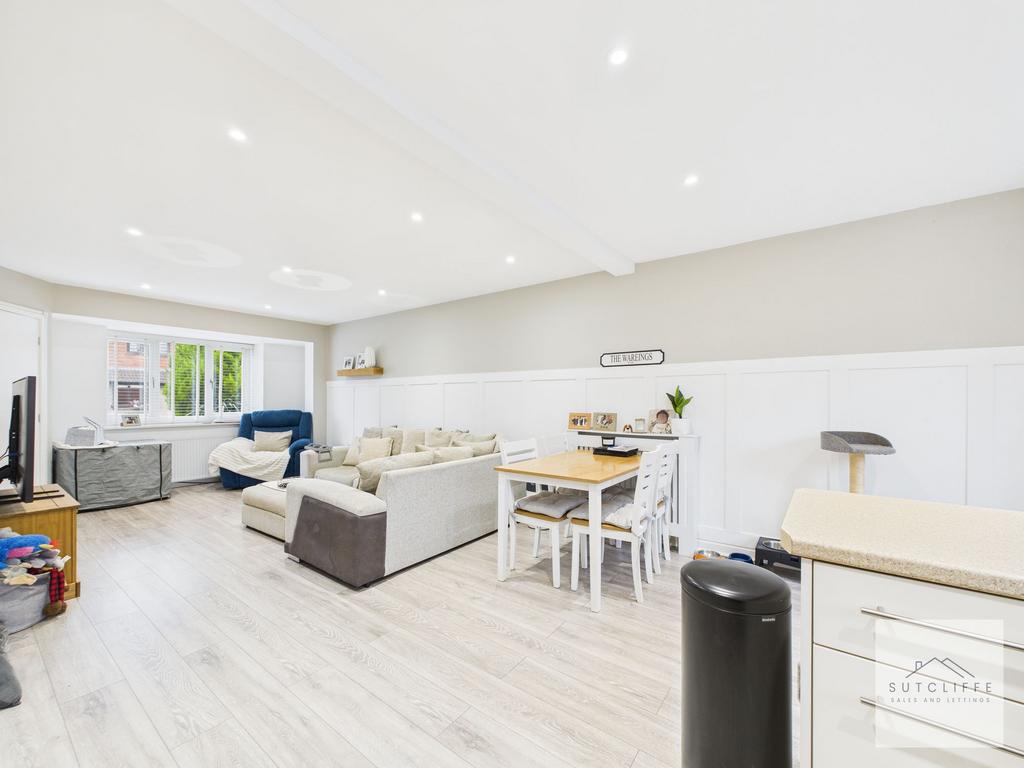 Kitchen/Dining Area