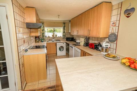 4 bedroom end of terrace house for sale, Grasmere Way, Leighton Buzzard