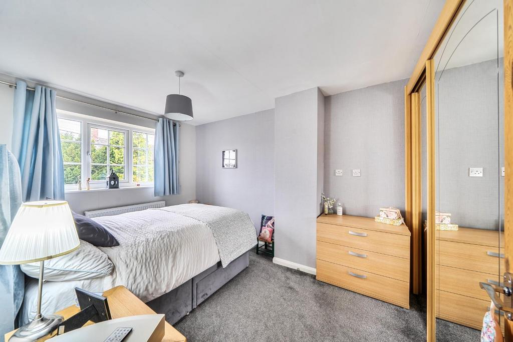 Bedroom 1.jpg