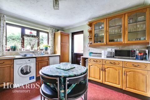 undefined, Seavert Close, Lowestoft