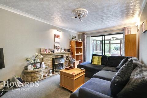 undefined, Seavert Close, Lowestoft