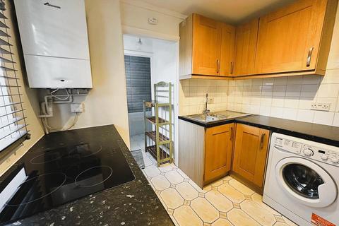 2 bedroom house for sale, Oakley Road, Bromley