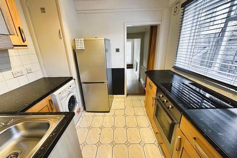 2 bedroom house for sale, Oakley Road, Bromley