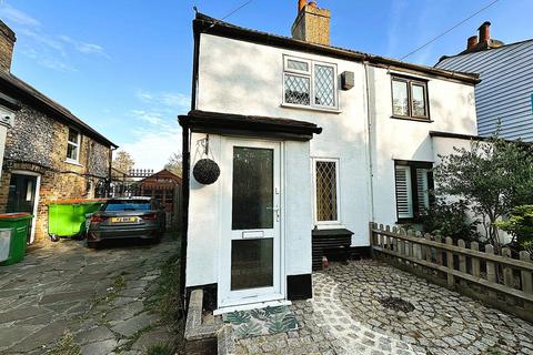 2 bedroom house for sale, Oakley Road, Bromley
