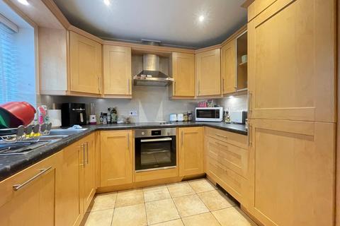 2 bedroom flat to rent, Shire Oak Road, Headingley, Leeds, LS6