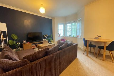 2 bedroom flat to rent, Shire Oak Road, Headingley, Leeds, LS6