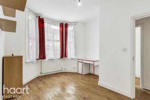 4 bedroom terraced house for sale, Poulett Road, East Ham