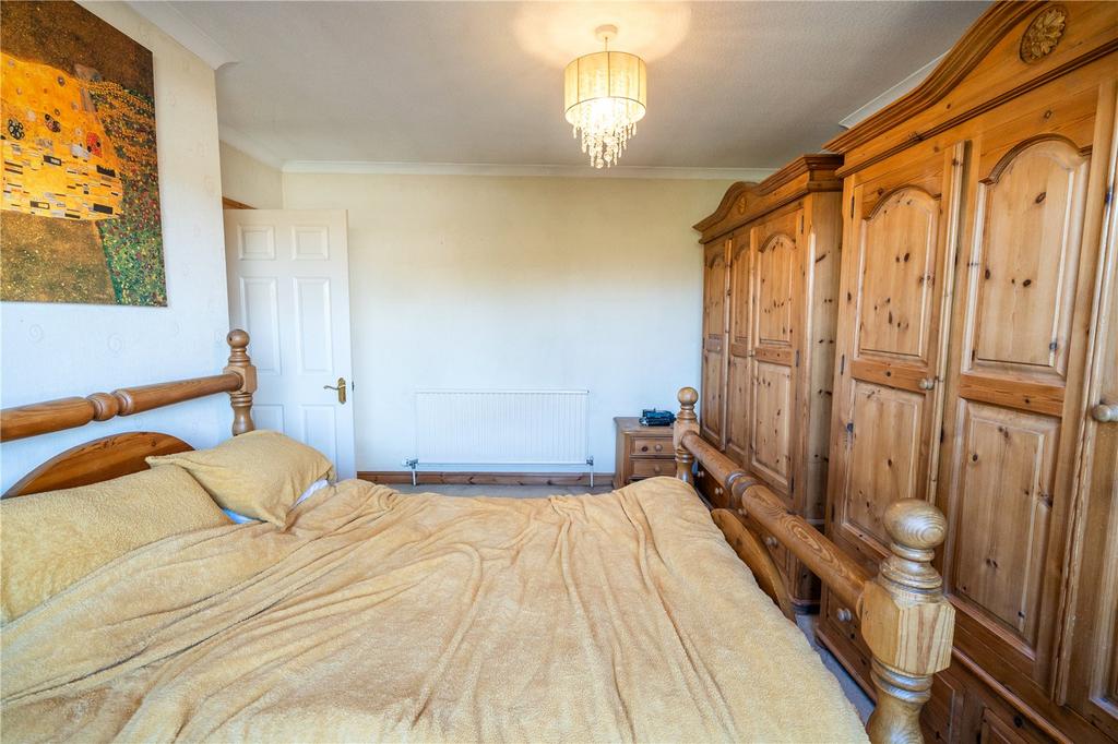 Bedroom 1 (2)