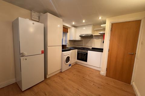 2 bedroom flat to rent, City Rd, Cardiff CF24