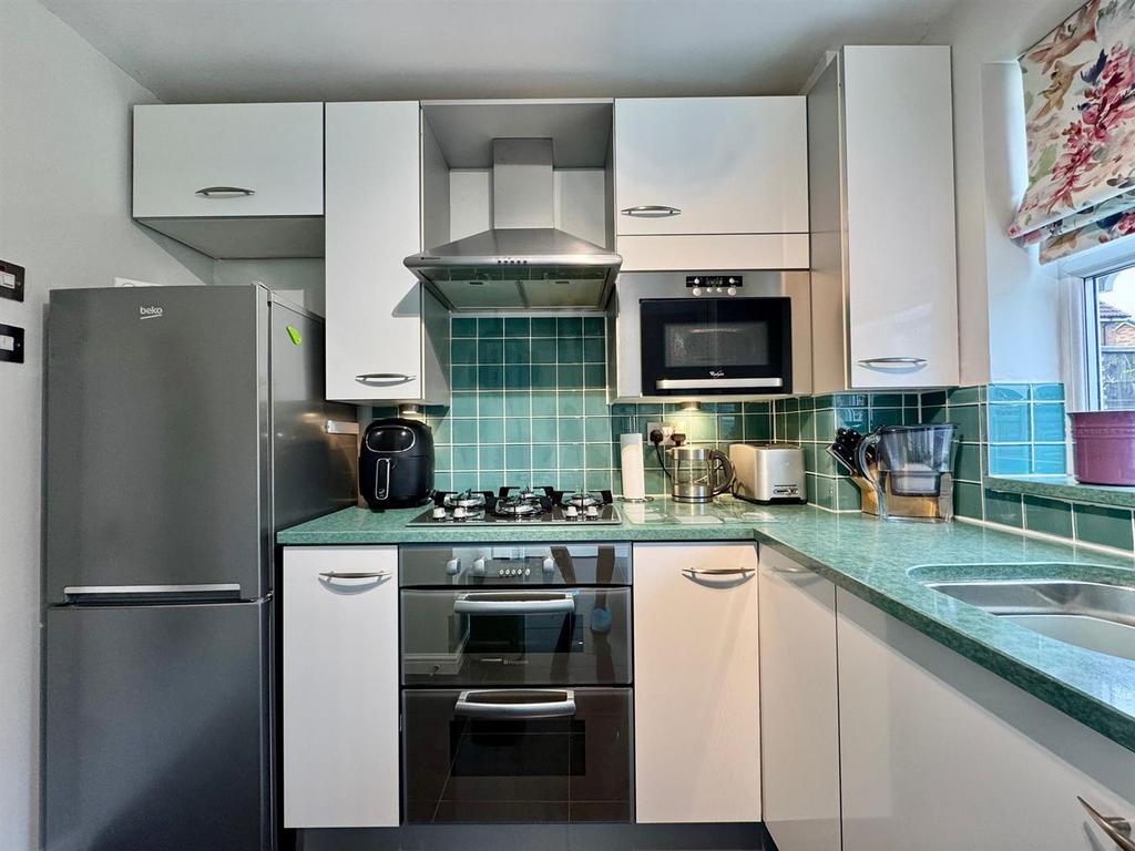 Kitchen (4).jpg