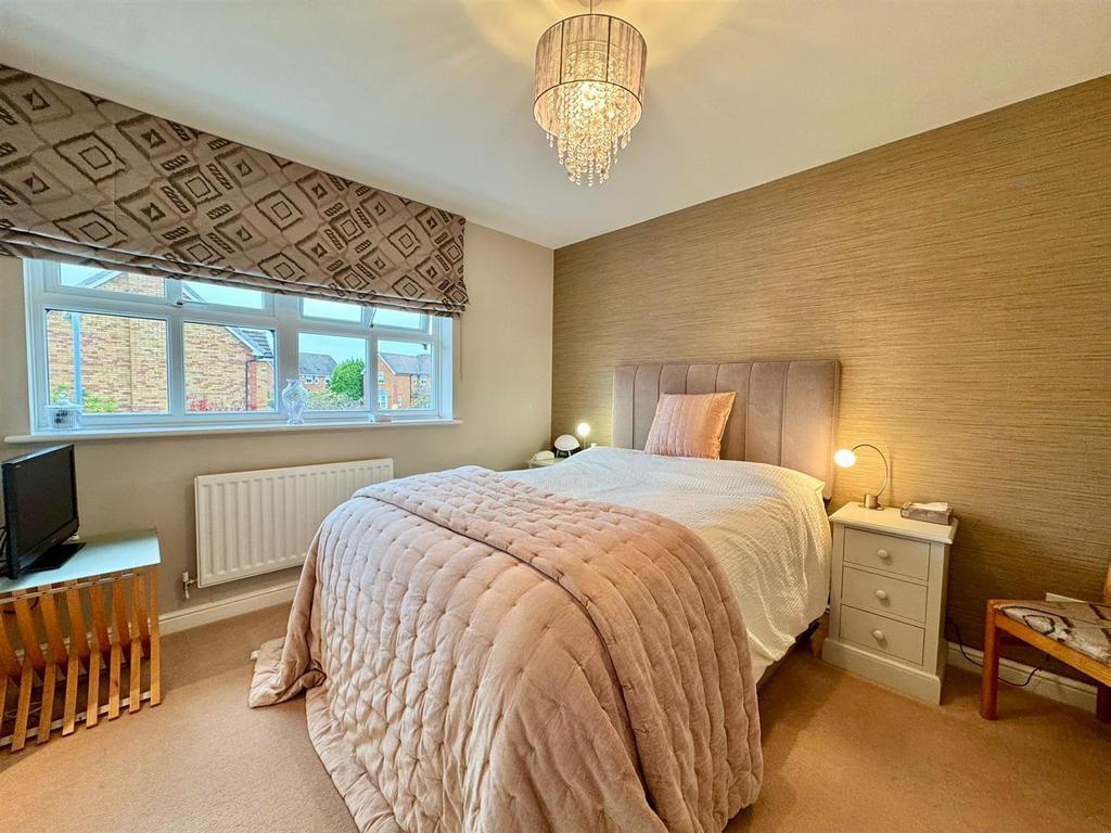 Master bedroom (1).jpg