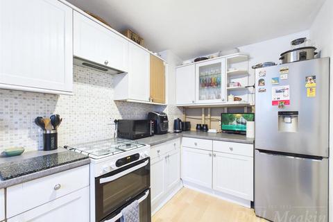 3 bedroom end of terrace house for sale, Sorrel Bank, Linton Glade, Croydon