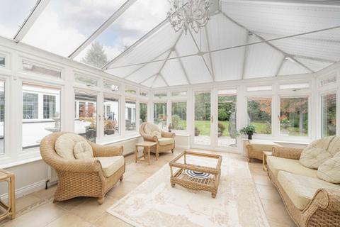 undefined, Broadlands Avenue, Shepperton TW17