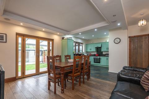 4 bedroom detached bungalow for sale, Cross Valley Drive, Leeds LS15