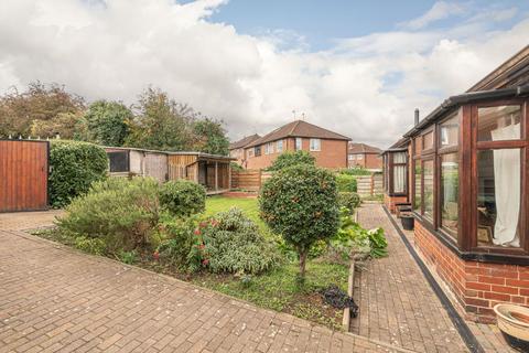 4 bedroom detached bungalow for sale, Cross Valley Drive, Leeds LS15