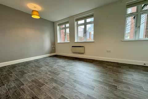 2 bedroom apartment to rent, Birmingham New Road, Wolverhampton WV14