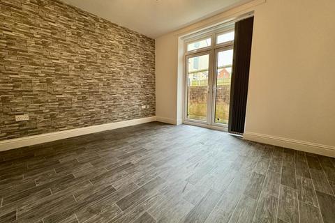 2 bedroom apartment to rent, Birmingham New Road, Wolverhampton WV14