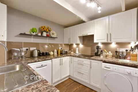 undefined, Clifton Terrace, Freshwater PO40