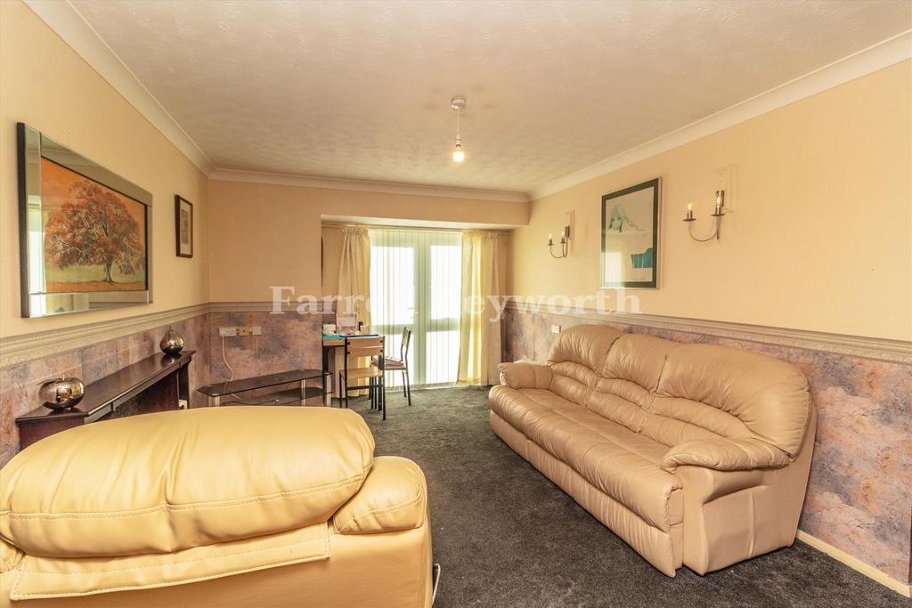 Lounge image 2