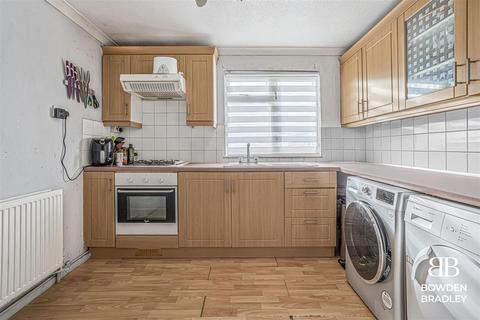 undefined, Limes Avenue, Chigwell