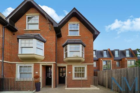 undefined, Raynes Park, London SW20