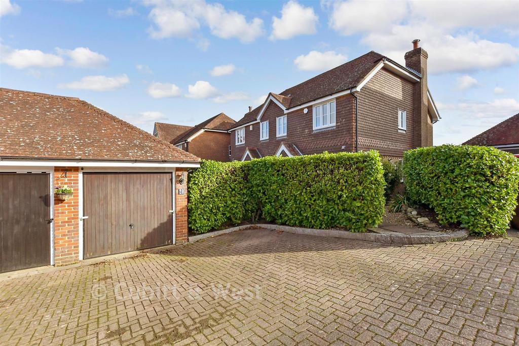 Driveway/Parking