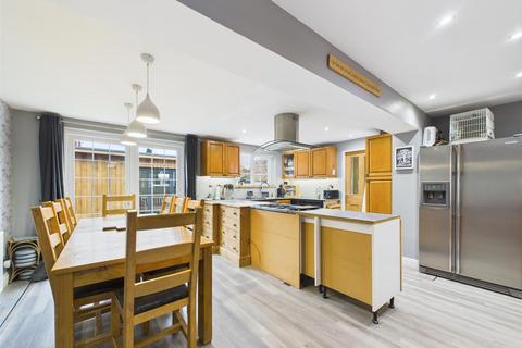 3 bedroom semi-detached house for sale, Austen Place, Aylesbury HP19