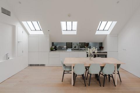 3 bedroom apartment for sale, Gosfield Street, London W1W