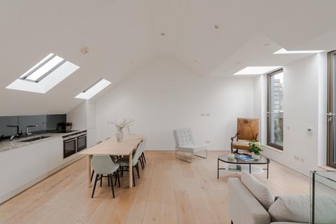 3 bedroom apartment for sale, Gosfield Street, London W1W