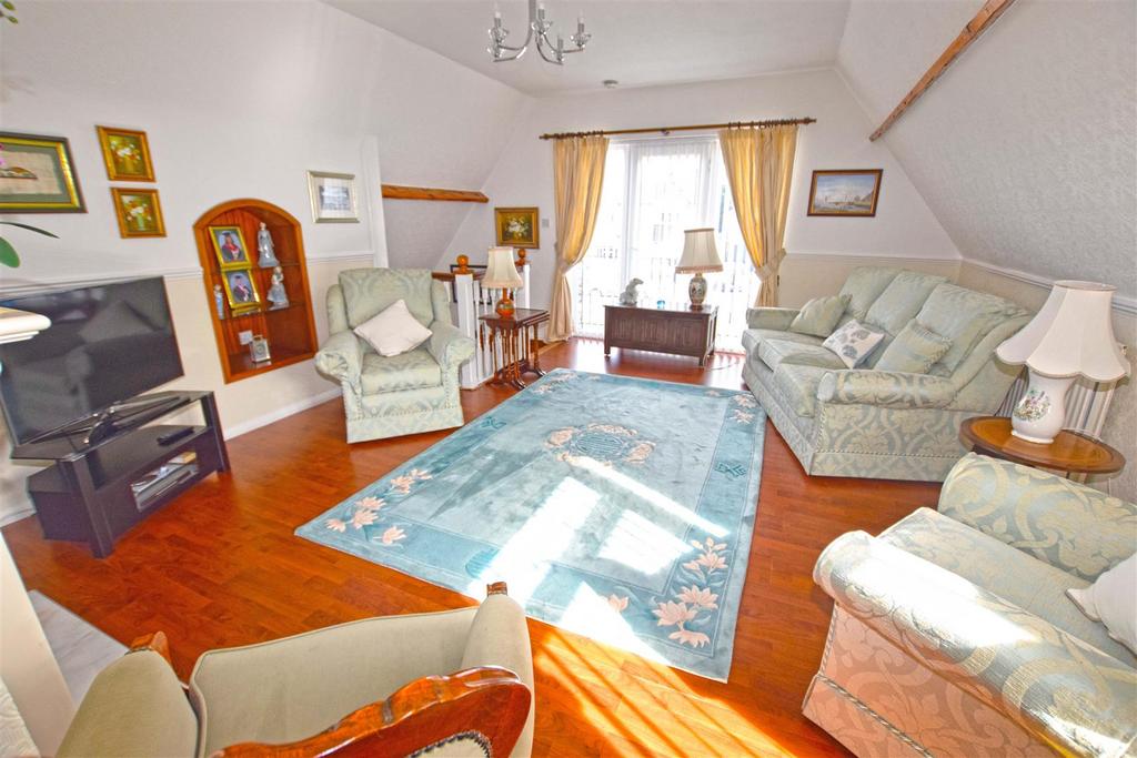 Lounge (upstairs)