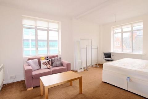Studio to rent, Euston Road, London, NW1